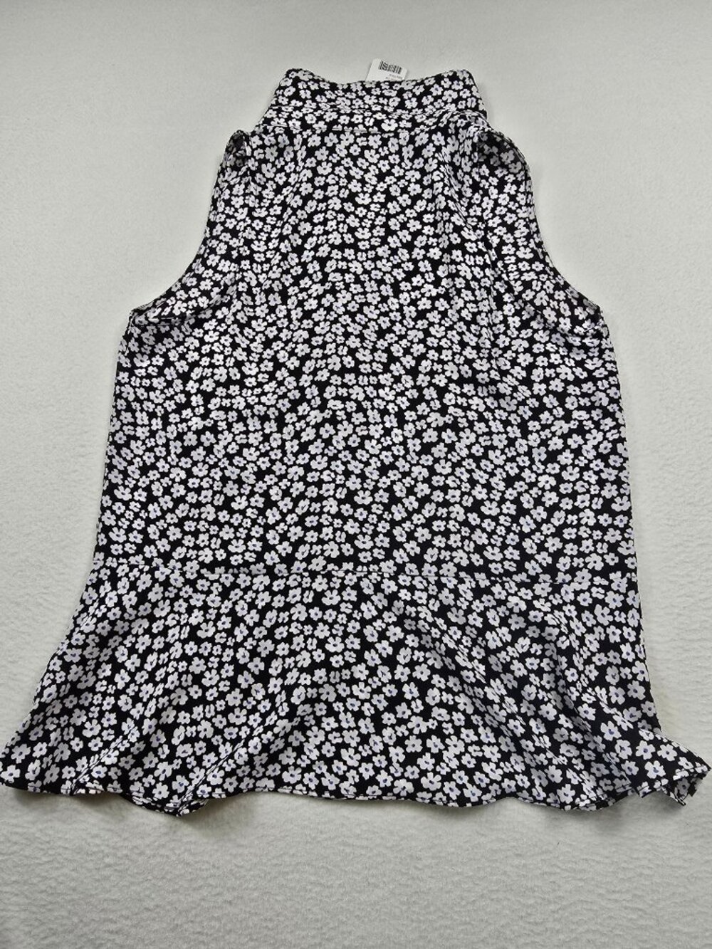 NEW Cabi Small Befriend Sleeveless Baby Floral Black White Button Down Top